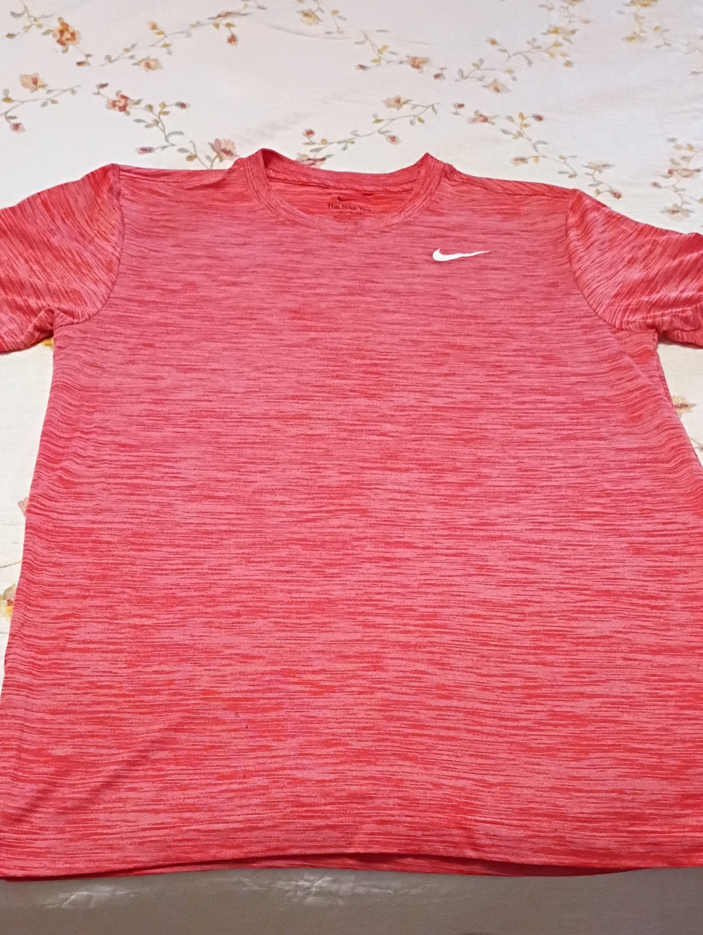Nike Dri-FIT Heathered Training T-Shirt Short Sleeve Athletic Tee in Pink
